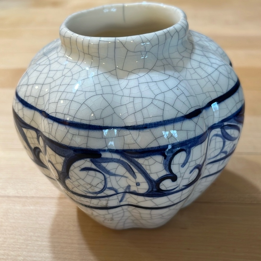 Potting Shed  Dedham Pottery  Pumpkin shaped vase crackle bunny rabbit glaze